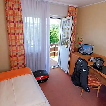 Отель Kishotel Am Kurpark Бад-Зоден-Зальмюнстер