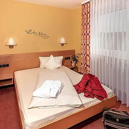 Kishotel Am Kurpark Бад-Зоден-Зальмюнстер