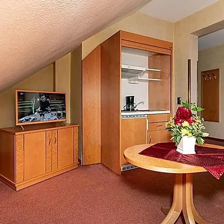 Kishotel Am Kurpark Бад-Зоден-Зальмюнстер
