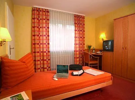 Отель Kishotel Am Kurpark Бад-Зоден-Зальмюнстер